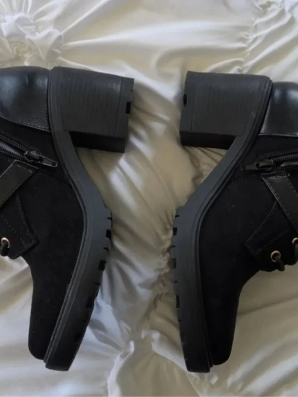 Black Boots Sz 8 Like New